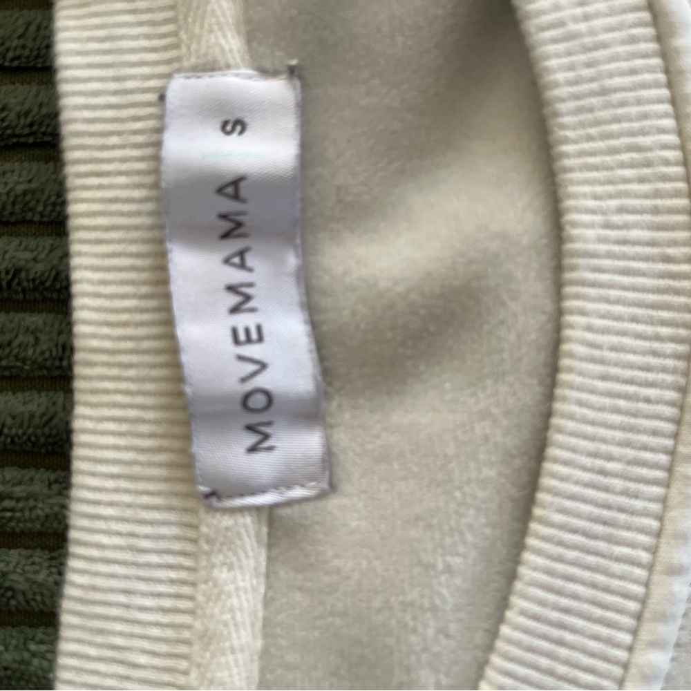 Move Mama sweatshirt for breastfeeding momma
